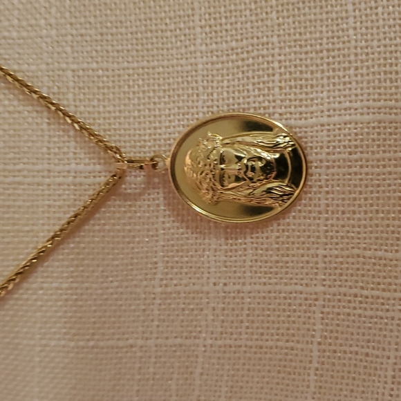 Necklace - Picture 2 of 6